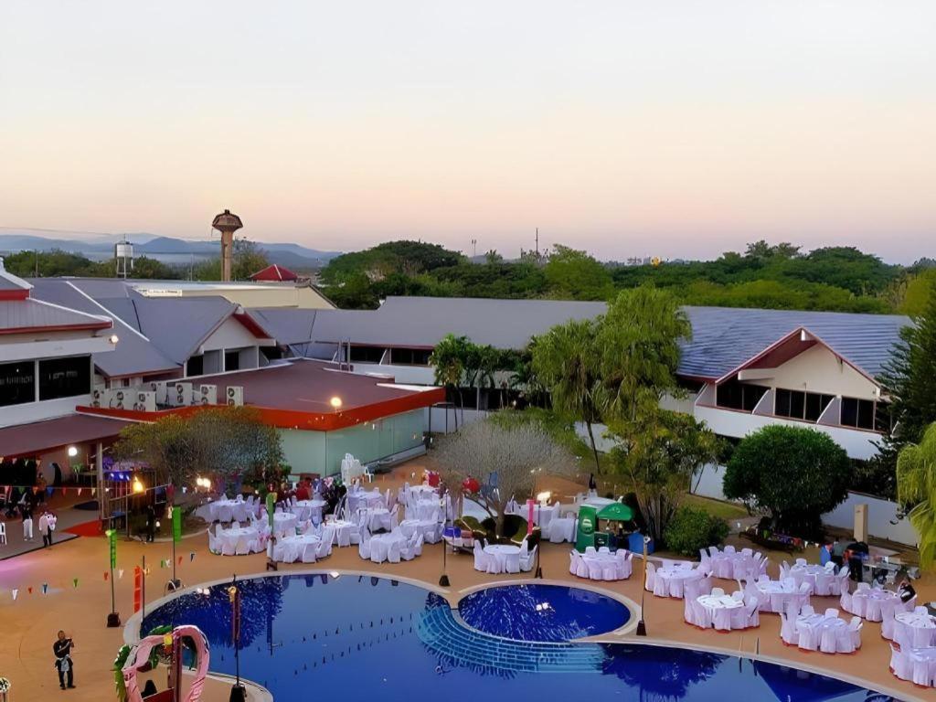 The Impress Nan Hotel Exterior foto