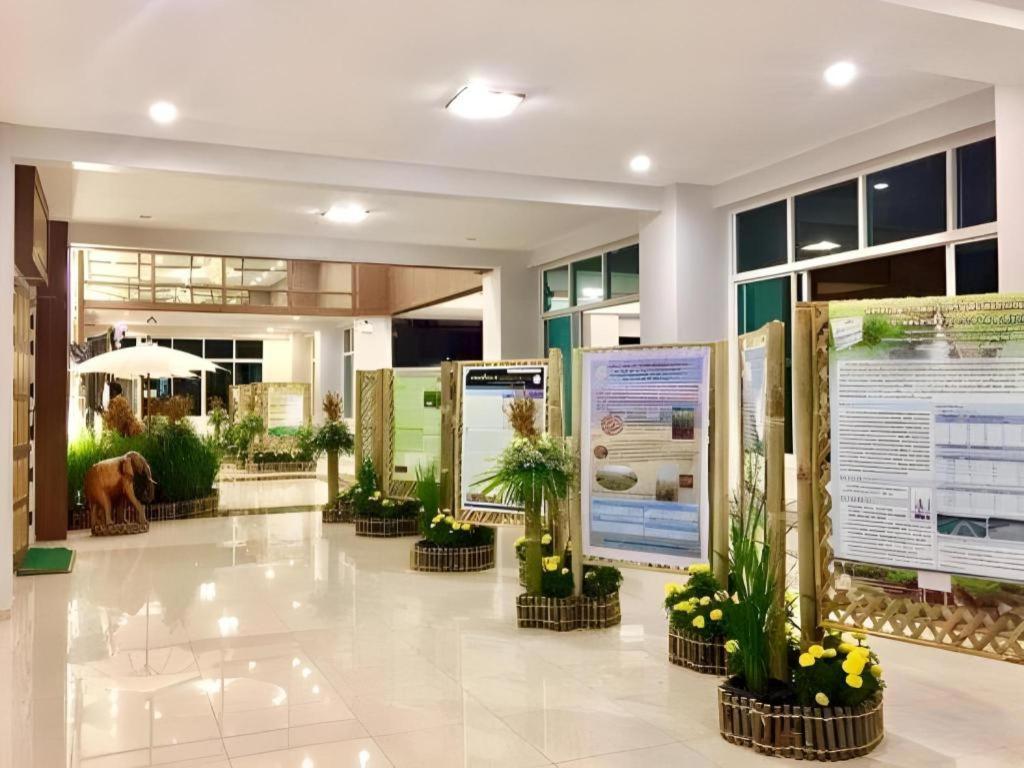 The Impress Nan Hotel Exterior foto
