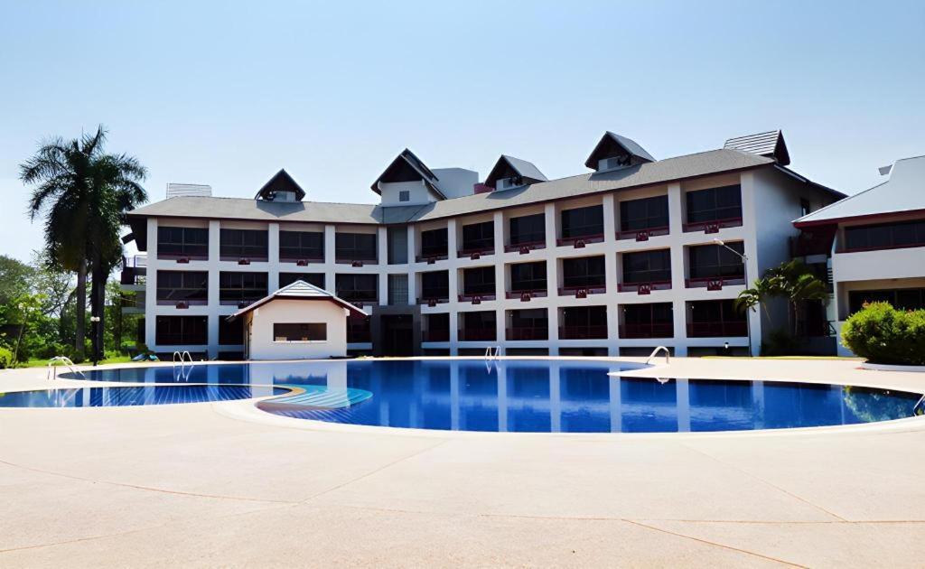 The Impress Nan Hotel Exterior foto