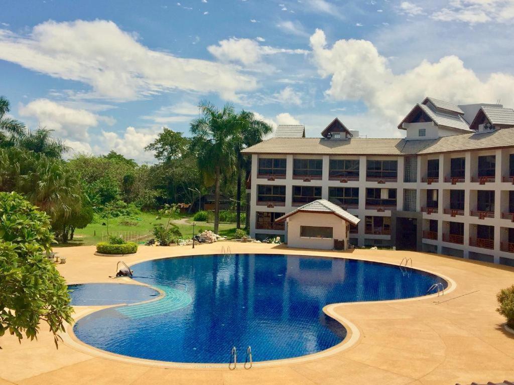 The Impress Nan Hotel Exterior foto